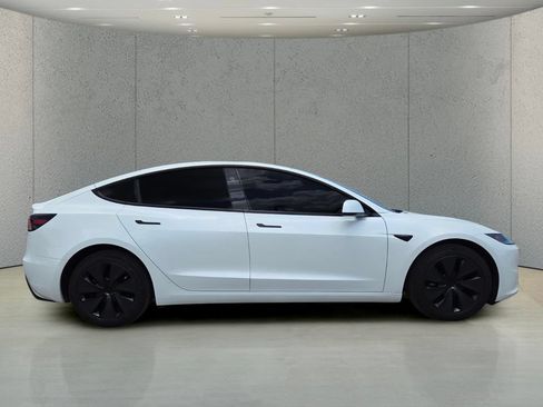 Used 2025 Tesla Model 3 Long Range RWD image 3