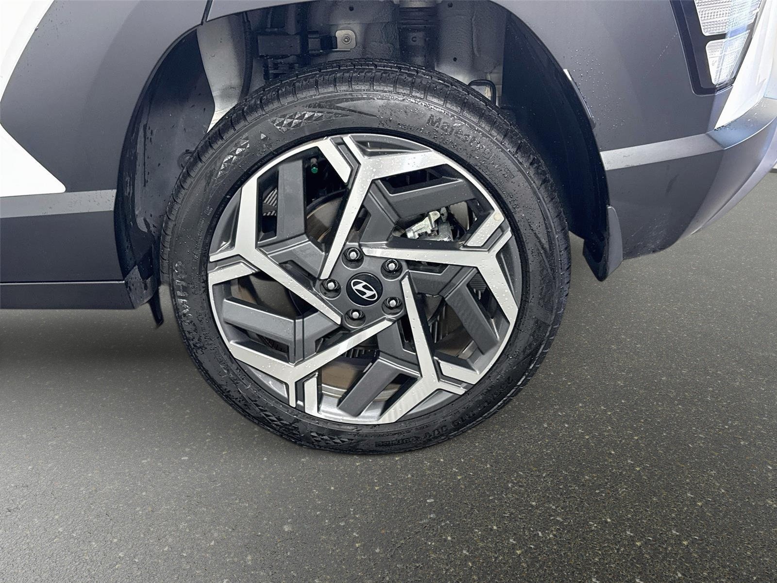 Certified 2026 Hyundai Kona SEL Premium AWD/4WD image 30