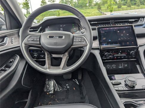 Used 2023 Jeep Grand Cherokee 4WD 4xe image 18