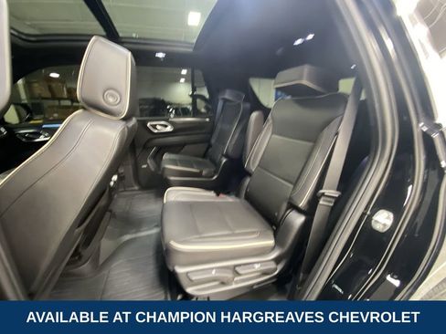 Certified 2023 GMC Yukon SLT w/ SLT Luxury Package AWD/4WD image 32