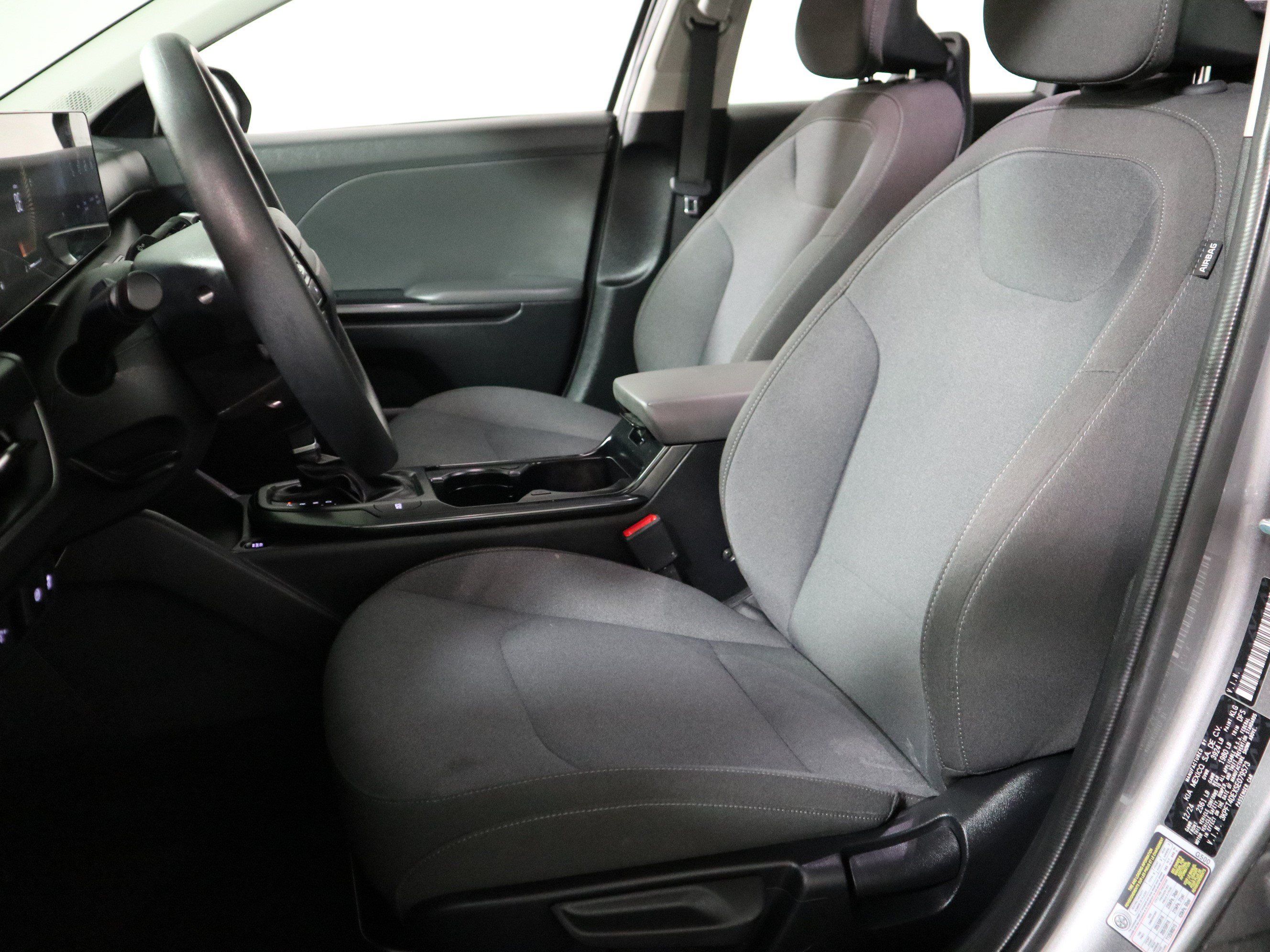 Used 2025 Kia K4 FWD image 22