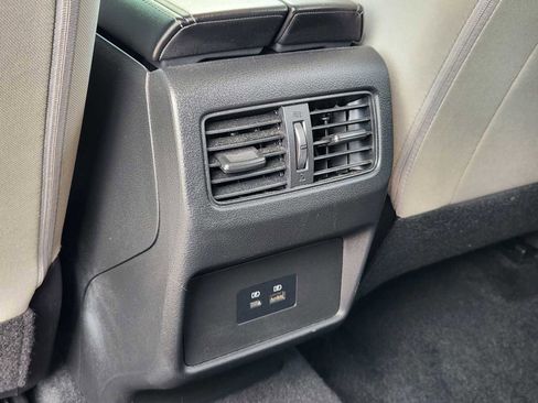 Used 2023 Nissan Rogue SV FWD image 29