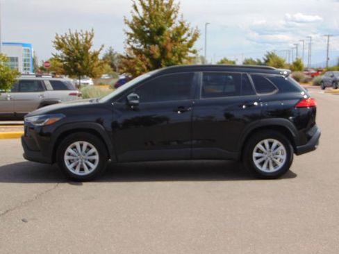 Used 2023 Toyota Corolla Cross LE FWD image 7