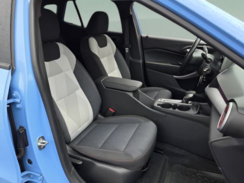 Certified 2024 Chevrolet Trax RS w/ Sunroof Package FWD image 15