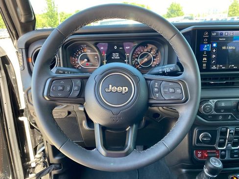 Used 2026 Jeep Gladiator Mojave AWD/4WD image 13