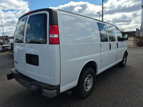 Used 2019 Chevrolet Express 2500 Work Van 3D Cargo Van w/ Driver Convenience Package image 10