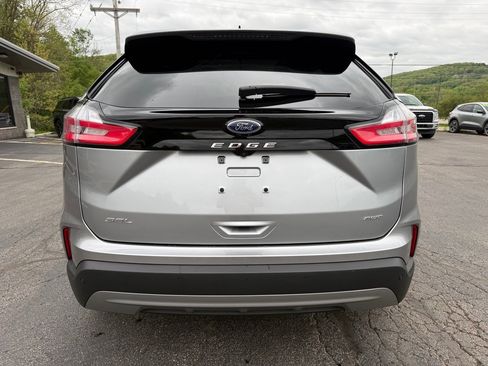 Used 2022 Ford Edge SEL w/ Convenience Package AWD/4WD image 3