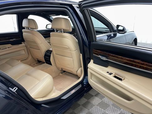 Used 2015 BMW 750Li xDrive image 43