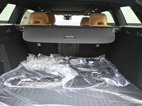 New 2026 Volvo V60 B5 Cross Country Ultra w/ Protection Package Premier AWD/4WD image 33