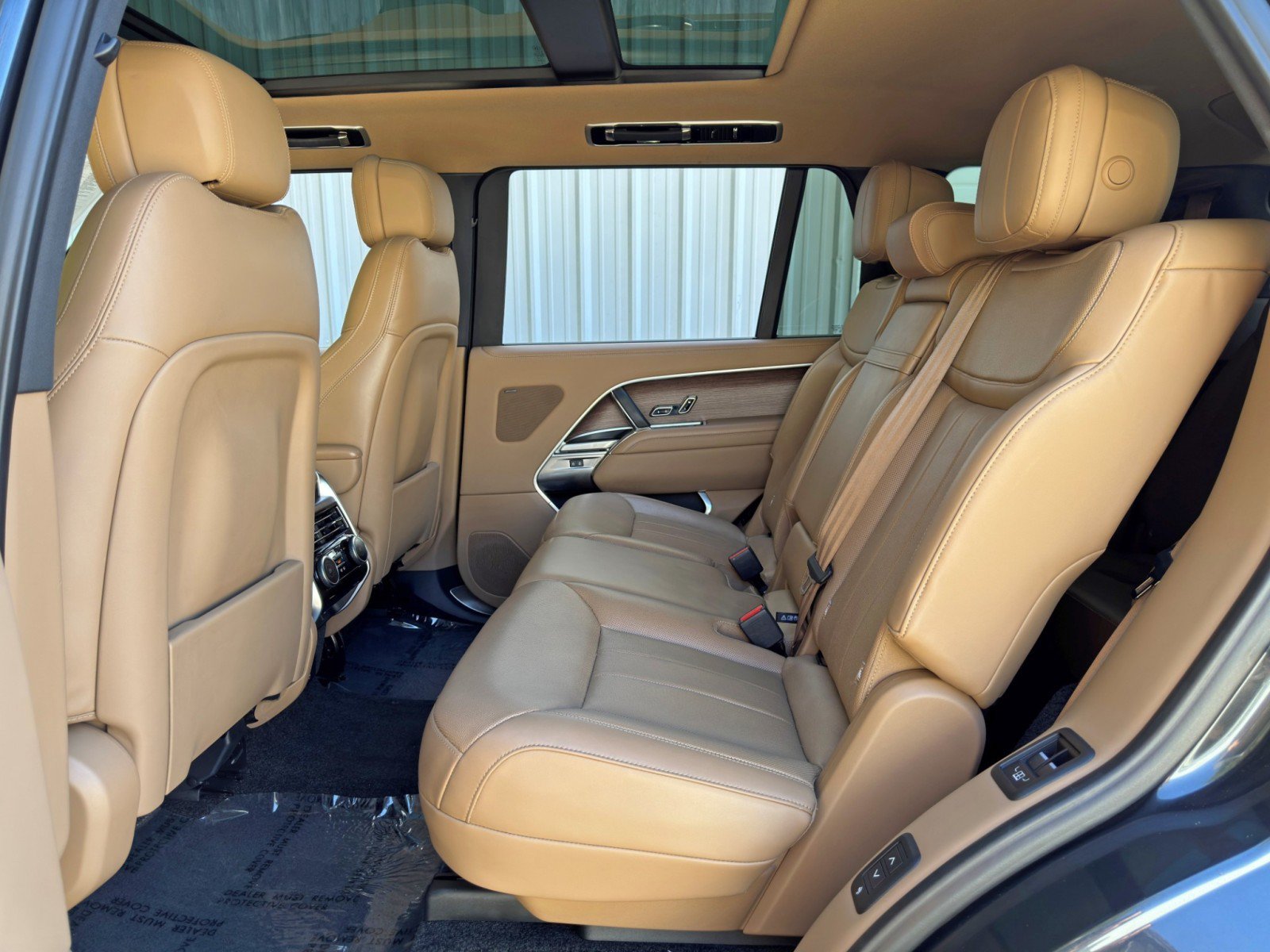 Used 2024 Land Rover Range Rover Long Wheelbase SE AWD/4WD image 48