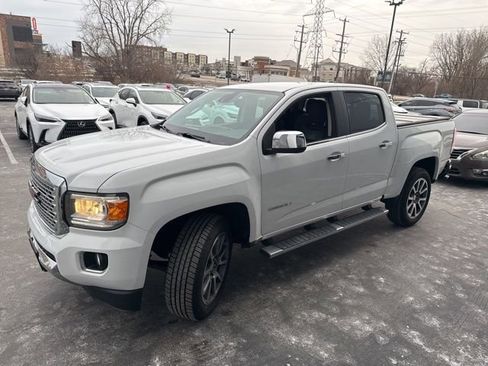 Used 2018 GMC Canyon Denali image 2