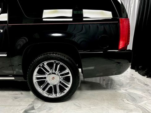 Used 2014 Cadillac Escalade ESV Platinum image 11