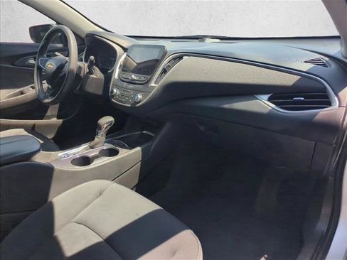 Used 2022 Chevrolet Malibu LT FWD image 28