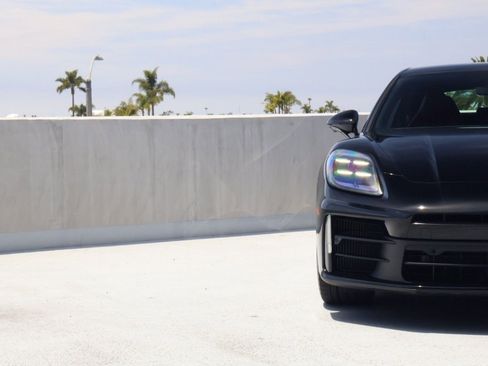 Certified 2025 Porsche Panamera 4 AWD/4WD image 12