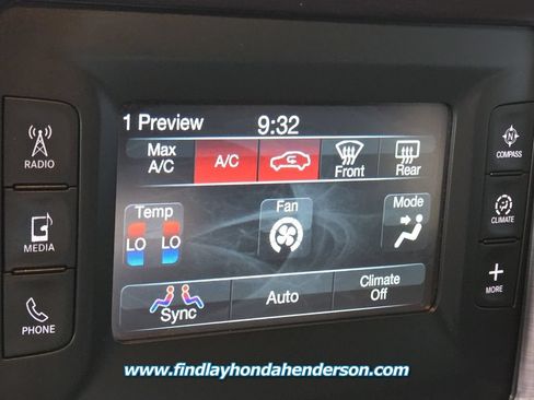 Used 2015 Dodge Challenger SXT RWD image 29