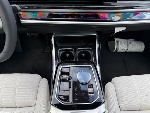 New 2026 BMW 750e xDrive image 11