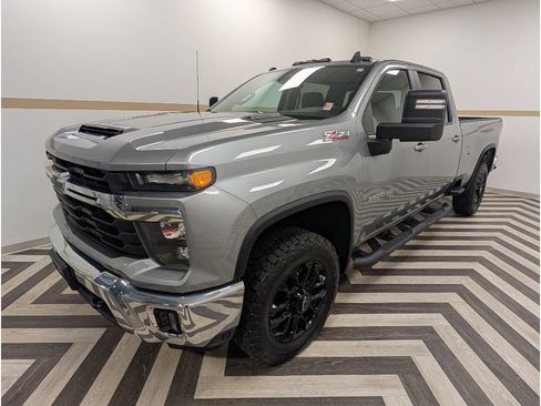 Used 2025 Chevrolet Silverado 3500 LT w/ Leather Package AWD/4WD image 1