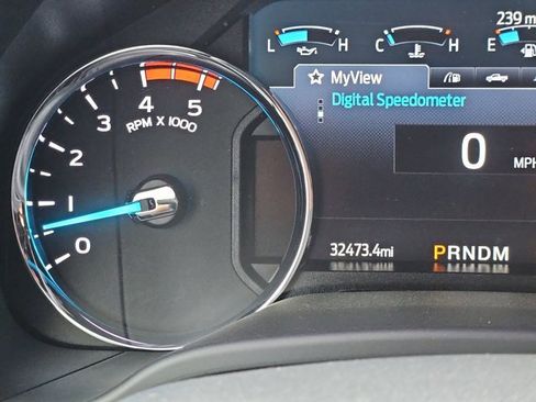 Used 2022 Ford F350 Lariat w/ Black Appearance Package image 10