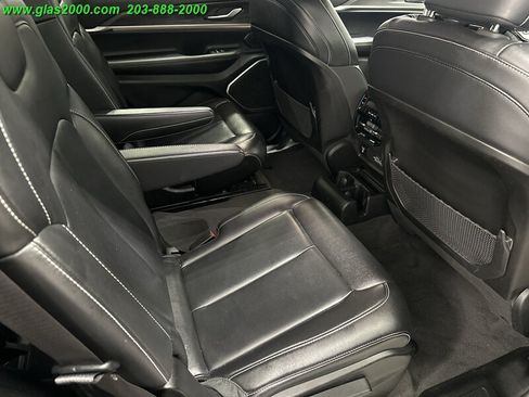 Used 2022 Jeep Grand Cherokee L Limited AWD/4WD image 10