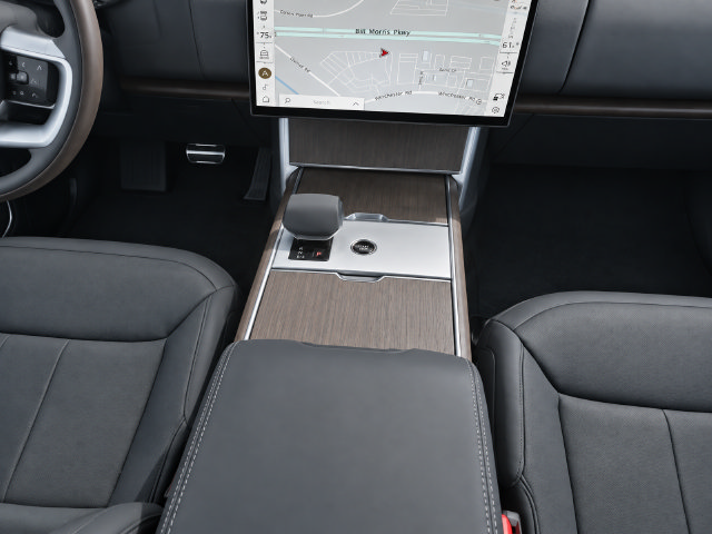 Used 2025 Land Rover Range Rover SE AWD/4WD image 10