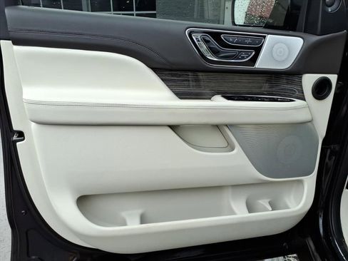 Used 2021 Lincoln Navigator Black Label AWD/4WD image 13