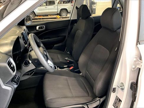 Used 2020 Hyundai Venue SE FWD image 10