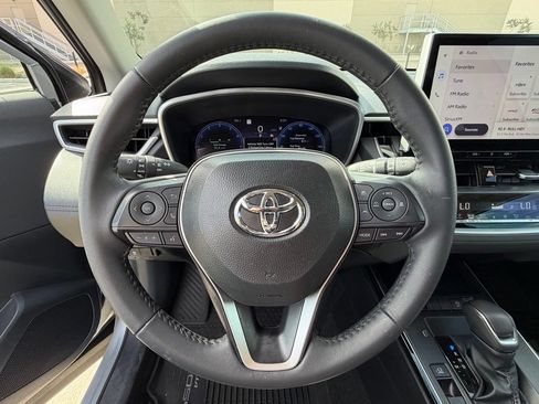Used 2026 Toyota Corolla Cross XLE w/ Convenience Package FWD image 15