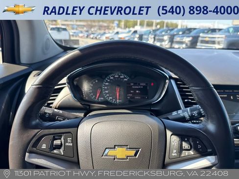 Used 2019 Chevrolet Trax LT w/ LT Convenience Package image 6