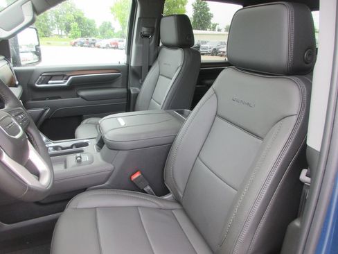 New 2026 GMC Sierra 2500 Denali w/ Denali Reserve Package AWD/4WD image 13