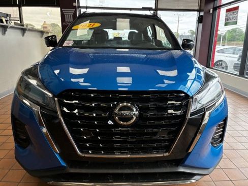 Used 2021 Nissan Kicks SR w/ SR Premium Package FWD image 5
