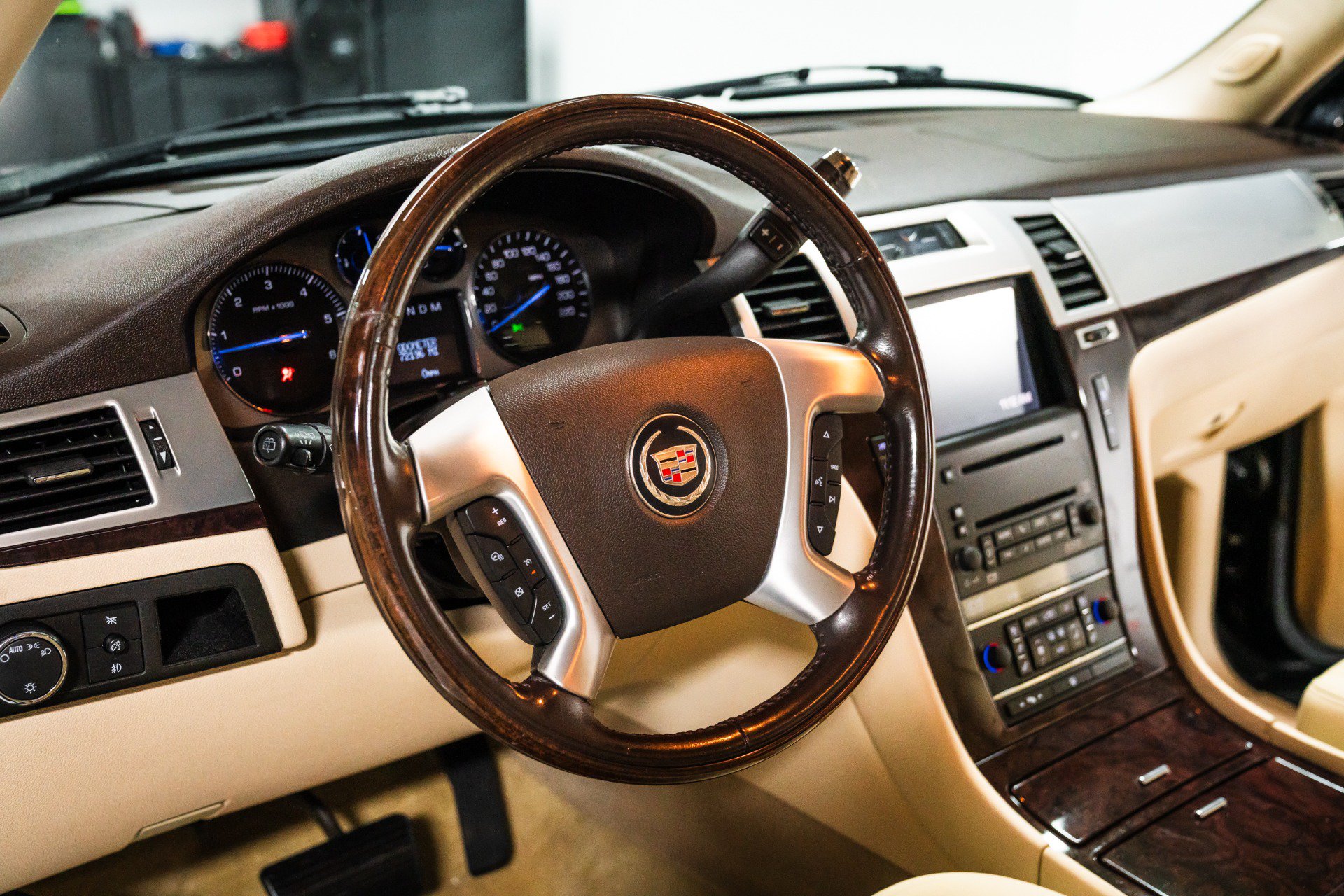 Used 2007 Cadillac Escalade AWD image 19