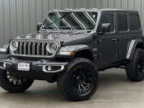 Used 2025 Jeep Wrangler Unlimited Sahara w/ Safety Group AWD/4WD image 1