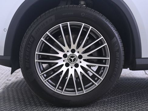 Used 2026 Mercedes-Benz GLC 300 4MATIC image 11