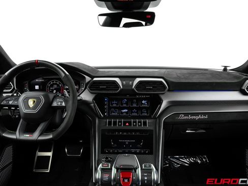 Used 2023 Lamborghini Urus Performante AWD/4WD image 35