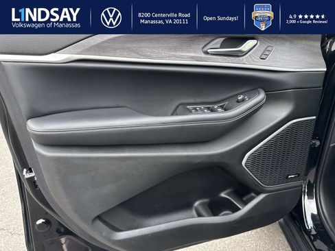 Used 2023 Jeep Grand Cherokee L Limited w/ Luxury Tech Group II image 8