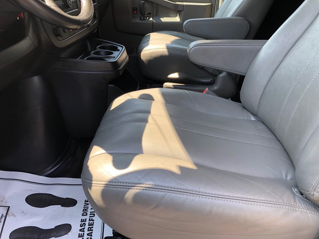 Used 2023 GMC Savana 2500 Extended w/ Driver Convenience Package RWD image 18