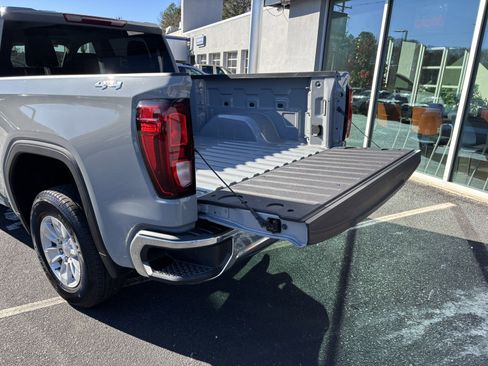 Used 2024 GMC Sierra 1500 Pro w/ Pro Value Package image 52