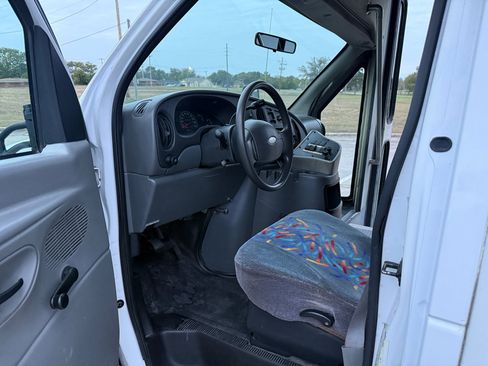 Used 2003 Ford E-350 and Econoline 350 Super Duty image 9