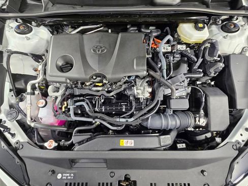 Used 2025 Toyota Camry SE image 13