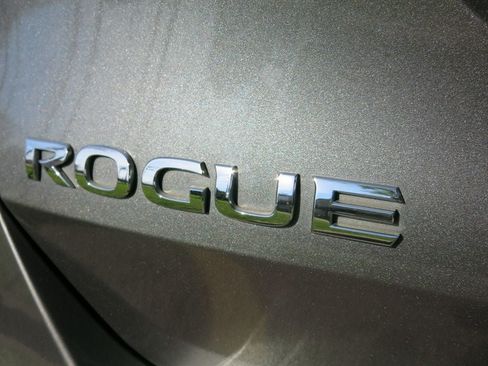 Used 2015 Nissan Rogue SV AWD/4WD image 9