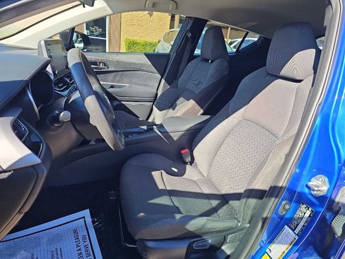 Used 2020 Toyota C-HR LE image 12