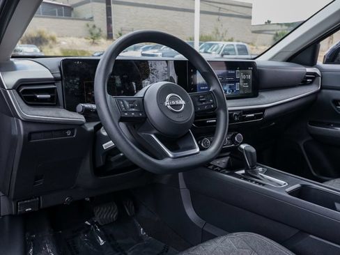 Used 2025 Nissan Kicks SV FWD image 15