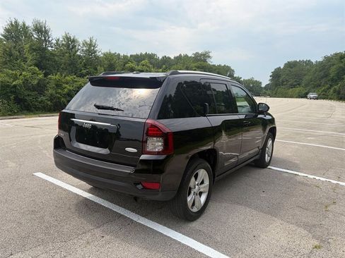 Used 2014 Jeep Compass Latitude w/ Sun/Sound Group AWD/4WD image 5