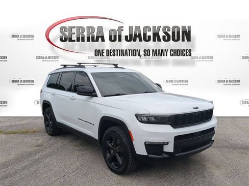 Used 2022 Jeep Grand Cherokee L Limited w/ Luxury Tech Group II AWD/4WD image 2