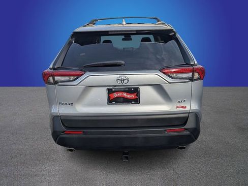Used 2023 Toyota RAV4 XLE w/ Convenience Package FWD image 4