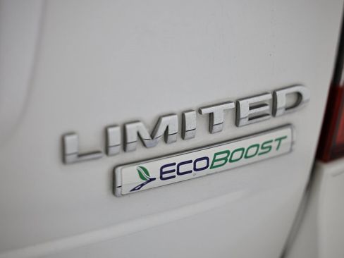 Used 2013 Ford Edge Limited w/ Driver Entry Pkg image 16