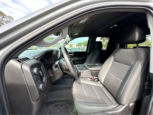 Used 2023 Chevrolet Silverado 1500 Custom image 9