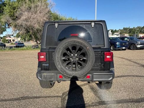 Used 2021 Jeep Wrangler Unlimited Sahara AWD/4WD image 5