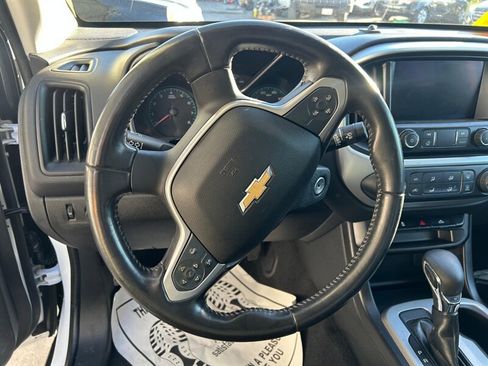 Used 2022 Chevrolet Colorado LT w/ LT Convenience Package image 12