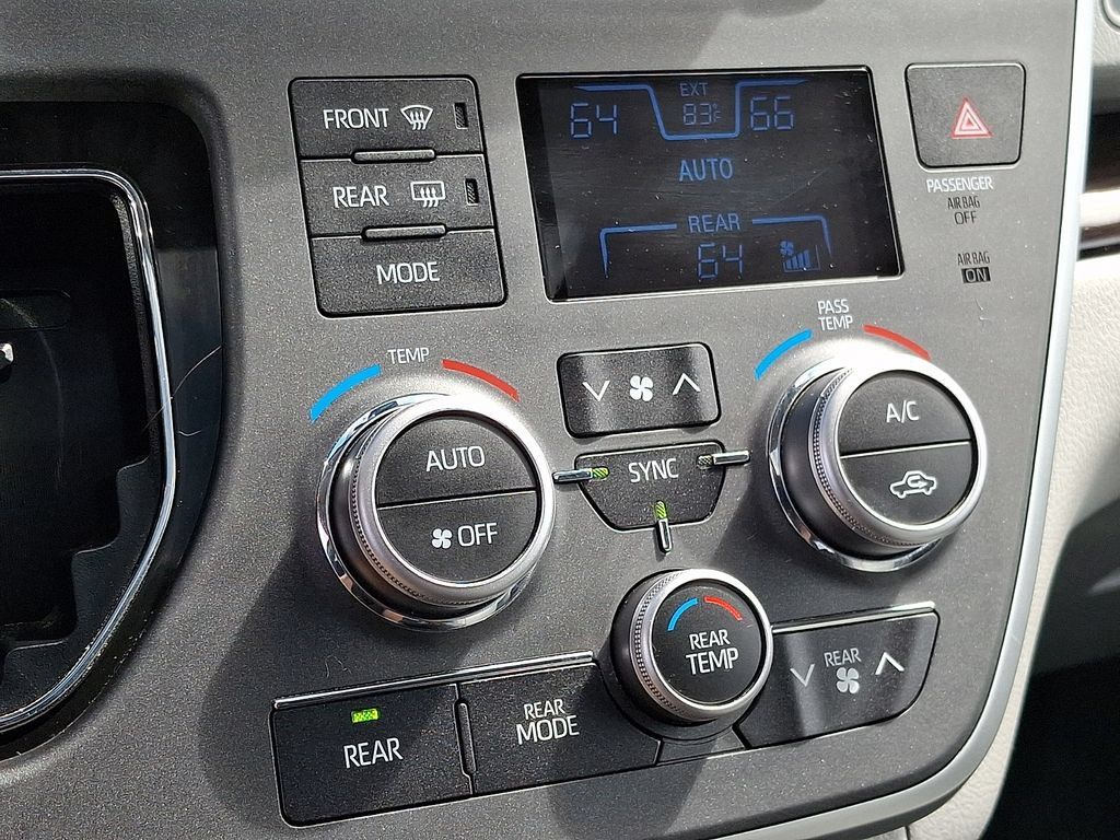 Certified 2020 Toyota Sienna XLE w/ XLE Navigation Package FWD image 17